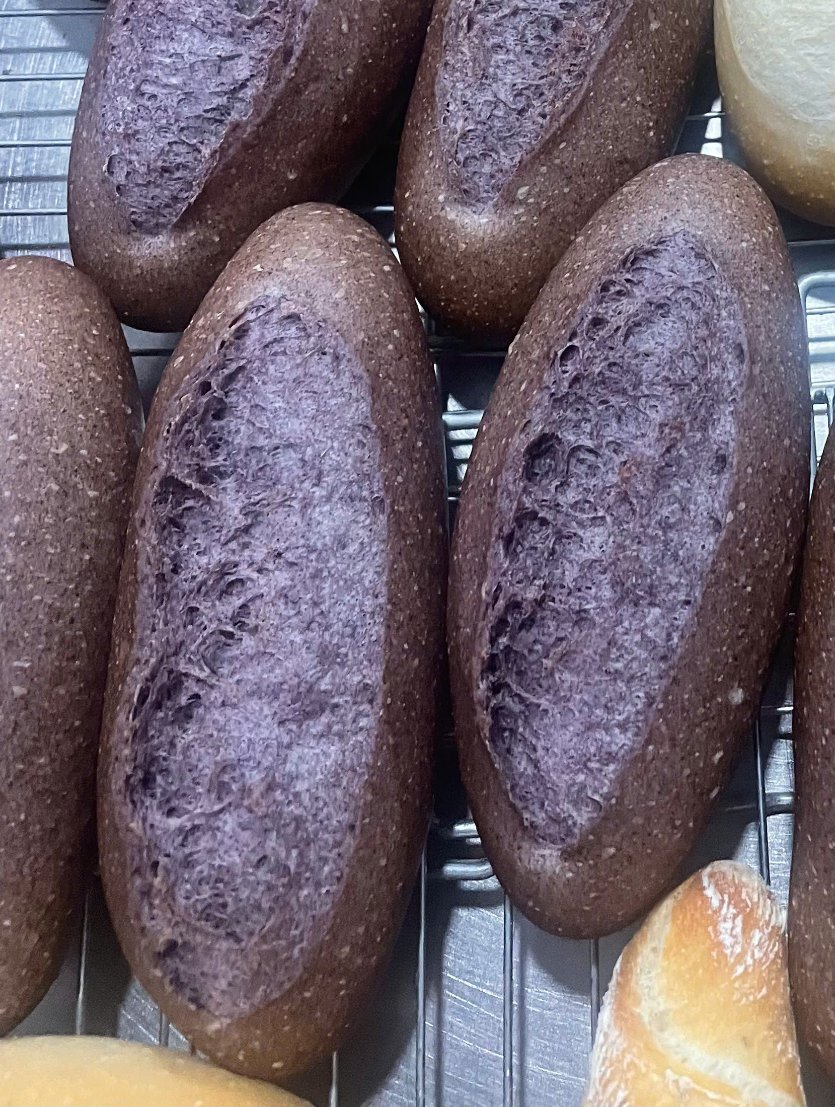 Bánh mì gạo lứt nguyên cám túi 5c