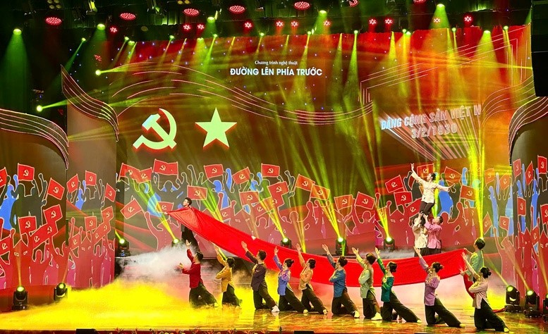 Cân bằng giữa “sức mạnh cứng” kinh tế và “sức mạnh mềm” văn hóa