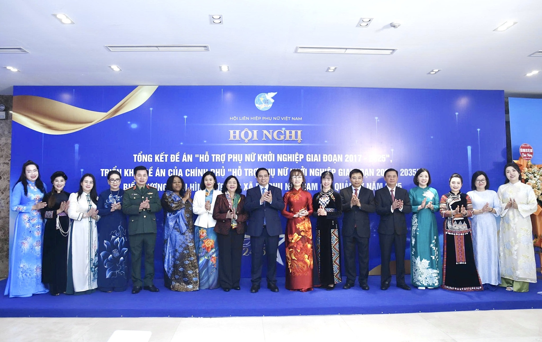 Quyết định 2415/QĐ-TTg của Thủ tướng Chính phủ ngày 31/10/2025 về việc phê duyệt đề án hỗ trợ Phụ nữ khởi nghiệp giai đoạn 2026-2035