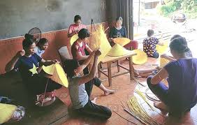 Chính sách hỗ trợ phụ nữ làm việc xa gia đình năm 2020